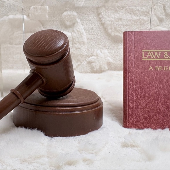 Law & Order Mini Gavel Set with Sound - Picture 7 of 12